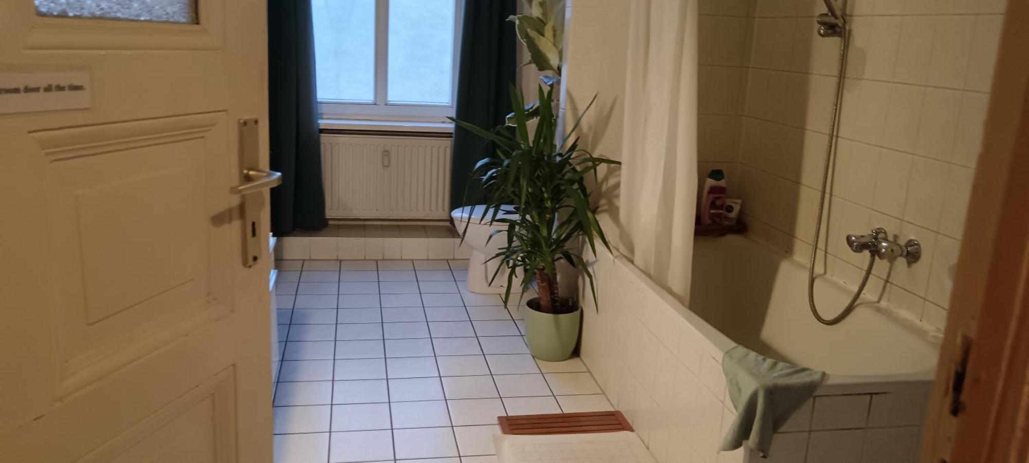 Private Bedroom Near Alexanderplatz In Sharing Apartment Berlin Extérieur photo